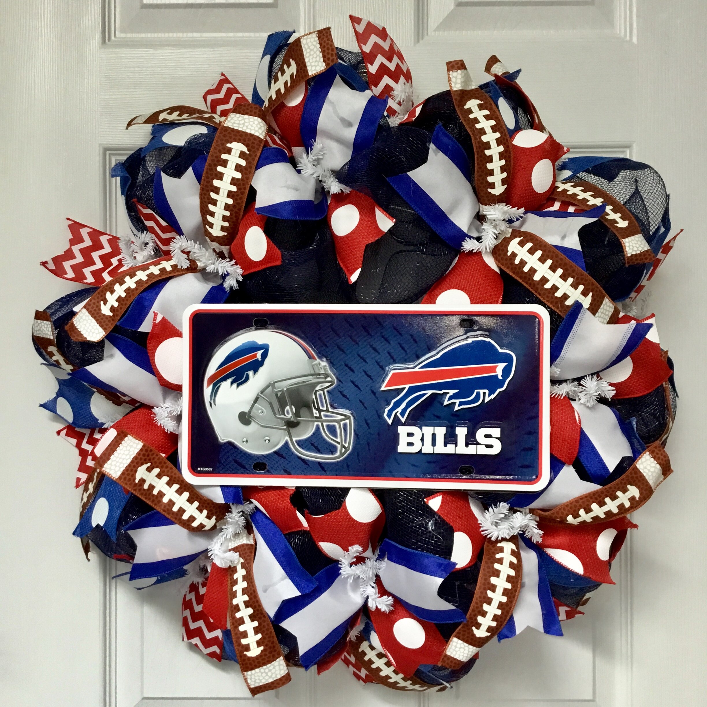 Buffalo selling bills wreath